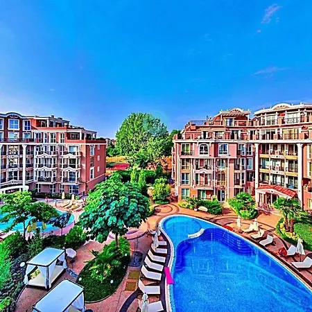 Izida Palace - Premium Napospart